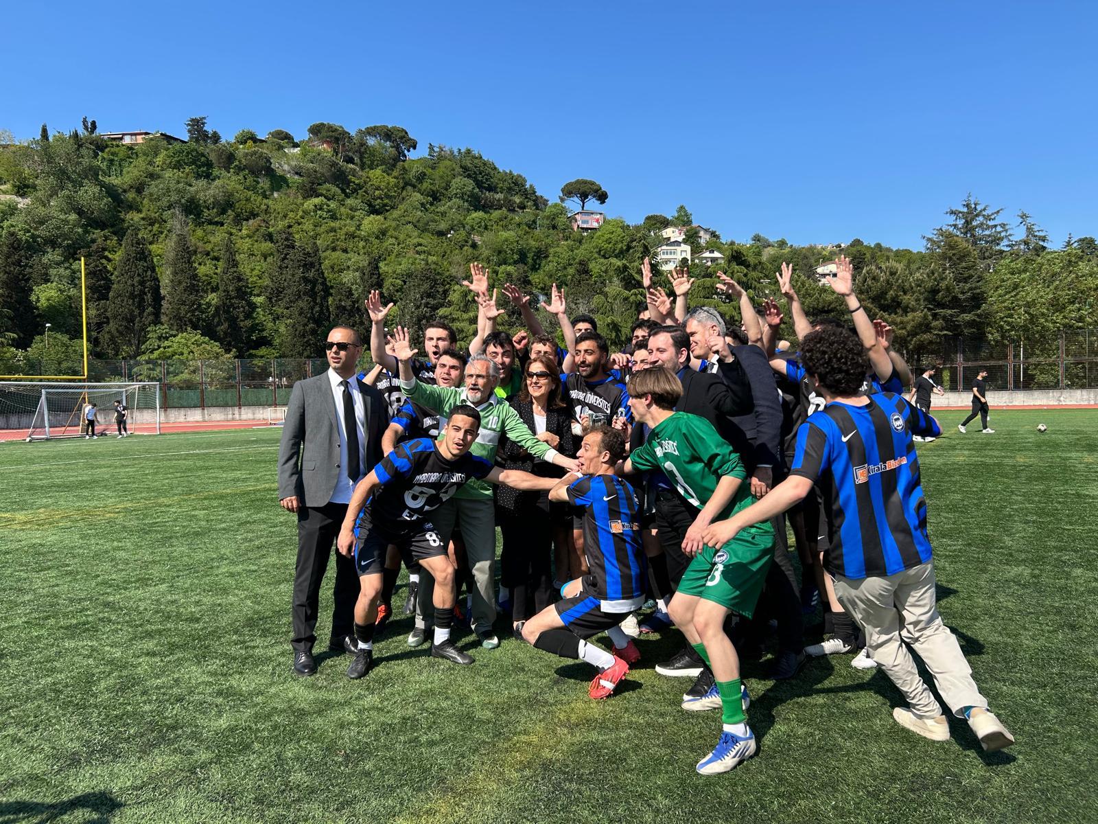 FutbolSampiyon.jpeg (428 KB)